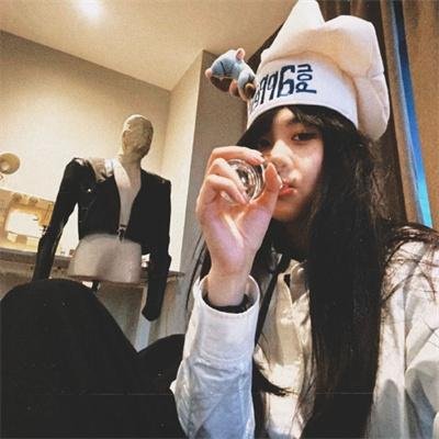 妓女。演员。皮条客
